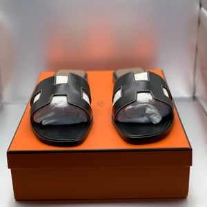 Black Leather Hermes Oran Sandals, Size 38, Like New